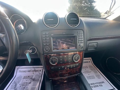 Used 2011 Mercedes-Benz GL 450 4MATIC w/ Premium 2 Pkg image 18