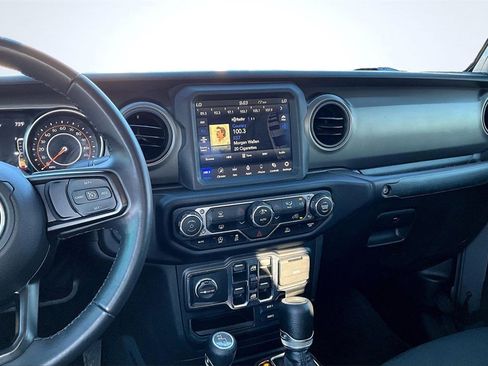 Used 2022 Jeep Gladiator Willys image 6