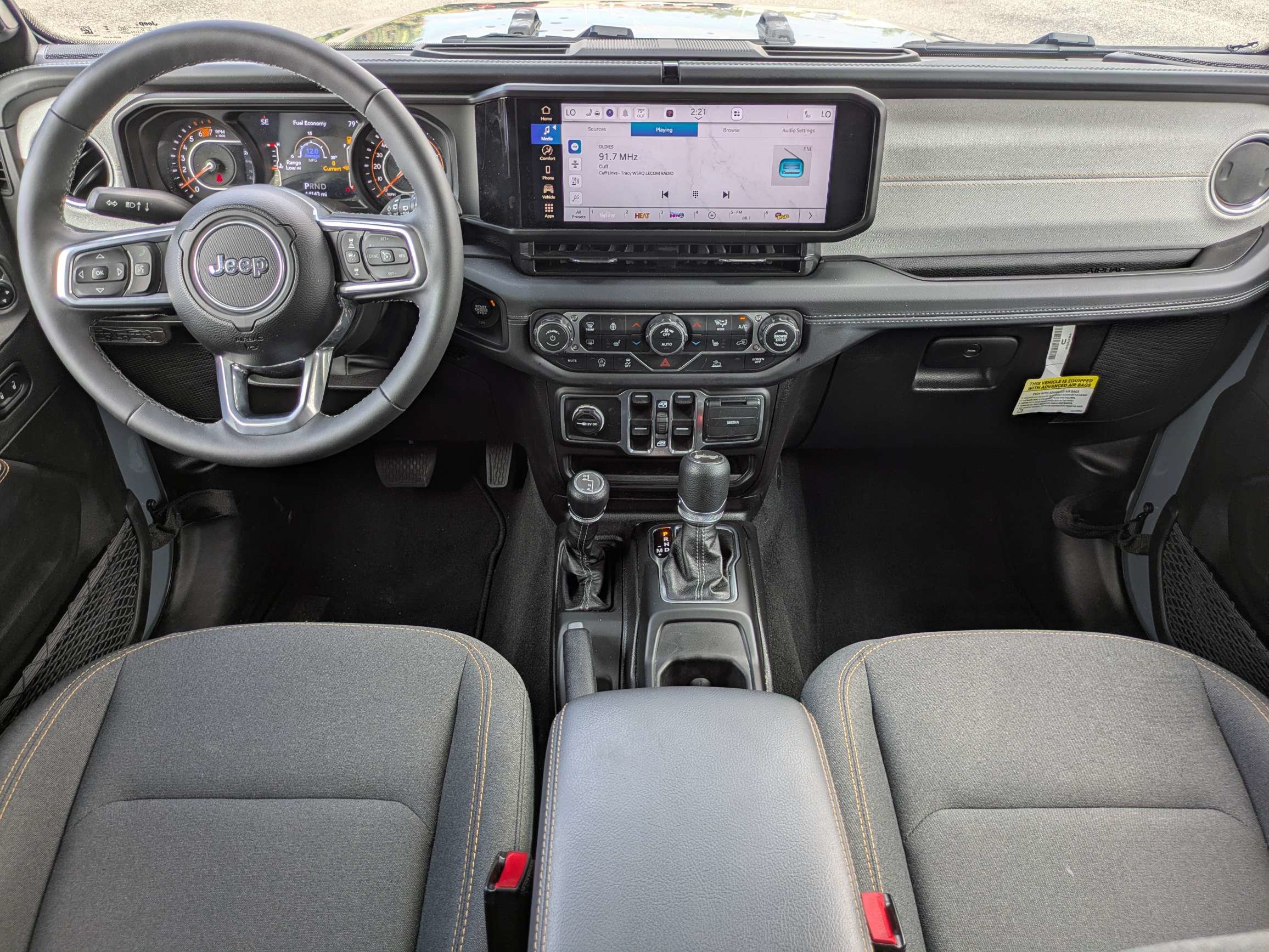 Used 2026 Jeep Wrangler Unlimited Sahara AWD/4WD image 15