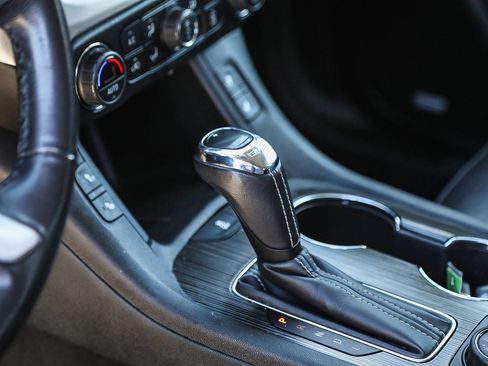 Used 2019 GMC Acadia SLT image 20