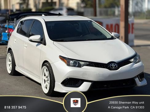 Used 2018 Toyota Corolla iM w/ Carpet Mat Package (TMS) image 43