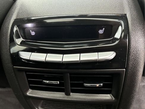 Used 2022 Cadillac XT5 Premium Luxury w/ Technology Package AWD/4WD image 11