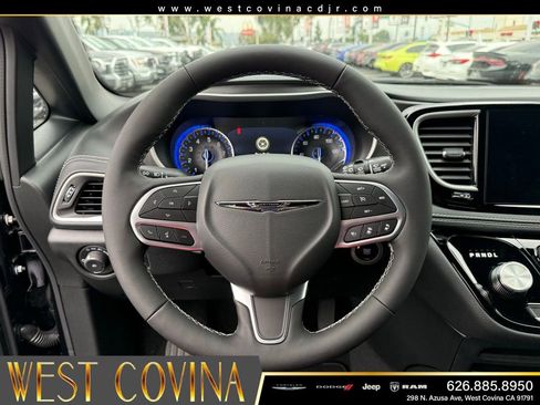 New 2026 Chrysler Pacifica Select FWD image 20