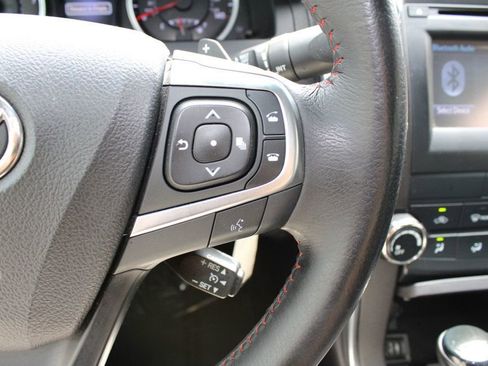 Used 2015 Toyota Camry SE image 30