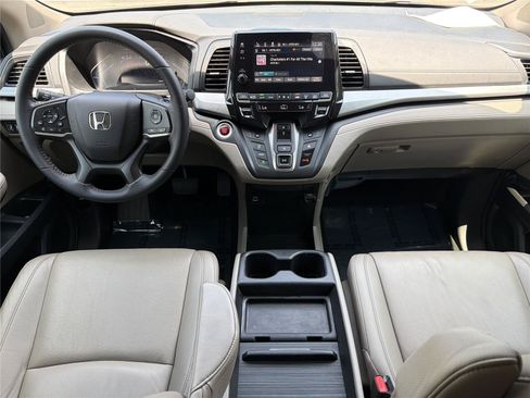 Used 2024 Honda Odyssey EX-L image 2