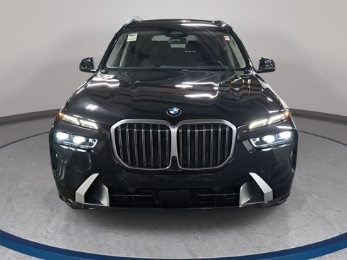 Used 2025 BMW X7 xDrive40i w/ Premium Package AWD/4WD image 2