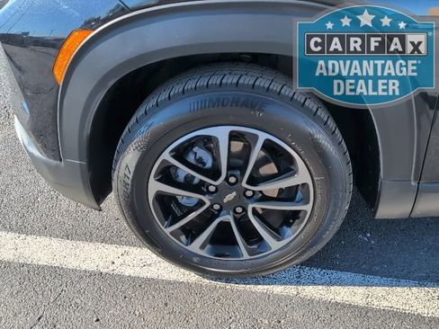 Used 2025 Chevrolet TrailBlazer LT image 3