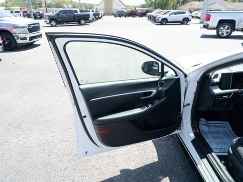 Used 2025 Hyundai Sonata SEL FWD image 12