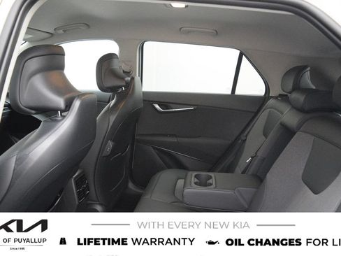New 2026 Kia Niro EX FWD image 12