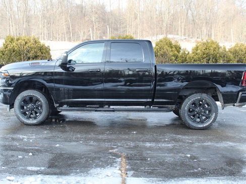 Used 2025 RAM 2500 Big Horn AWD/4WD image 4