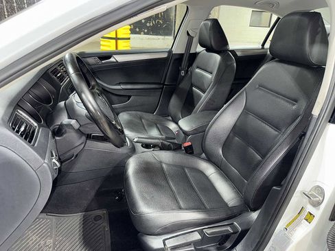 Used 2017 Volkswagen Jetta SE image 15