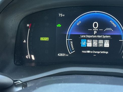 Used 2025 Toyota Camry LE FWD image 24