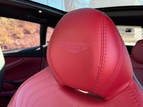 Used 2021 Aston Martin DBX image 5