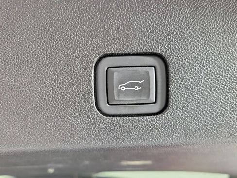 Certified 2024 Cadillac XT6 Luxury AWD/4WD image 10