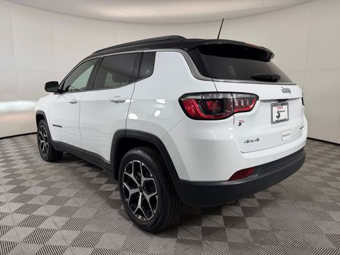 Used 2025 Jeep Compass Limited AWD/4WD image 3