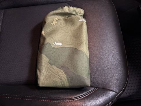 Used 2022 Jeep Compass Trailhawk image 37