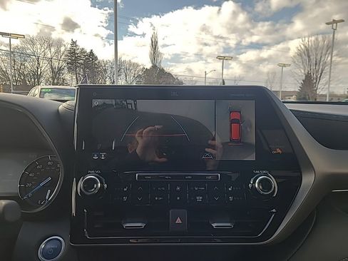 Used 2020 Toyota Highlander Limited image 23