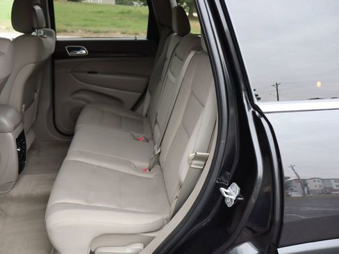 Used 2013 Jeep Grand Cherokee Laredo w/ Laredo E Group image 20