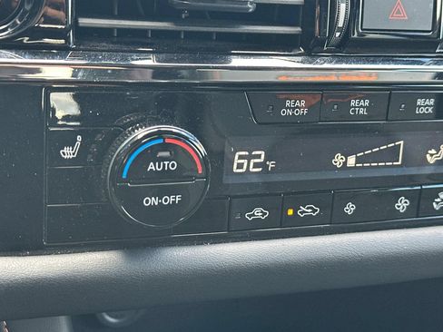 Used 2025 Nissan Pathfinder Rock Creek AWD/4WD image 29
