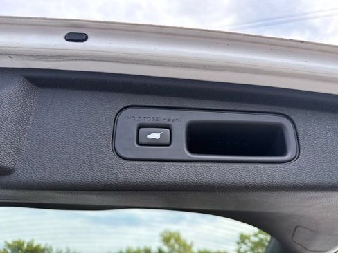 Certified 2024 Honda Odyssey Touring image 23