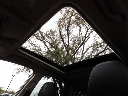 Used 2023 Subaru Forester Sport image 17