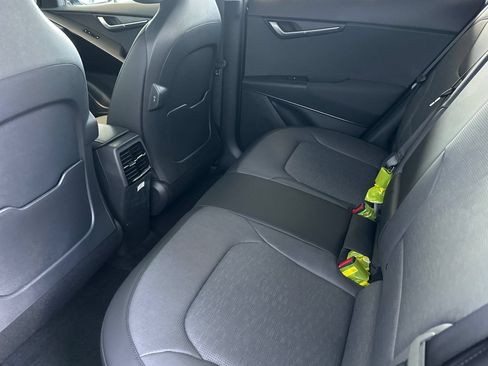 New 2026 Kia Niro Wave FWD image 12
