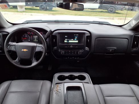 Used 2018 Chevrolet Silverado 1500 W/T RWD image 10