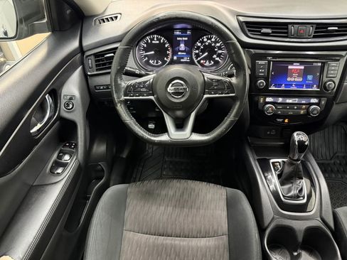 Used 2018 Nissan Rogue SV FWD image 19