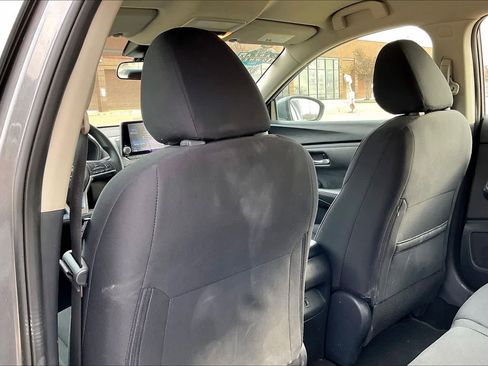 Used 2024 Nissan Sentra SV FWD image 12
