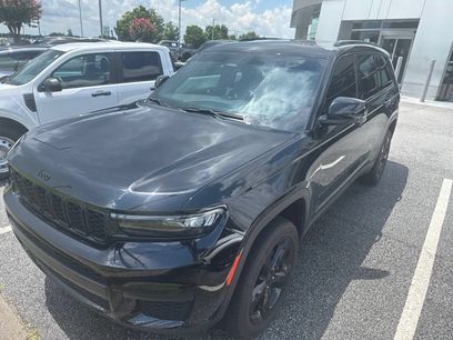 Used 2024 Jeep Grand Cherokee L Laredo