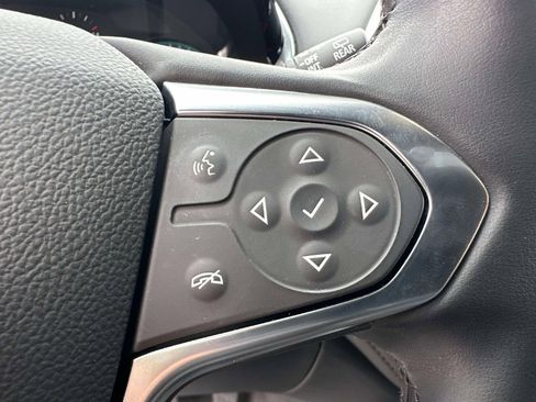 Used 2023 Chevrolet Traverse LT FWD image 16