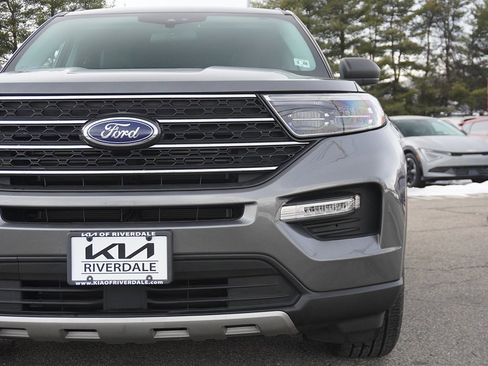 Used 2022 Ford Explorer XLT w/ Equipment Group 202A image 17