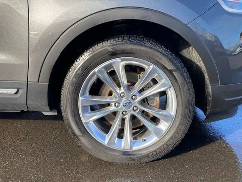 Used 2019 Ford Explorer XLT w/ Equipment Group 202A image 22