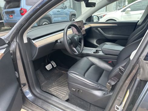 Used 2023 Tesla Model Y Performance AWD/4WD image 2