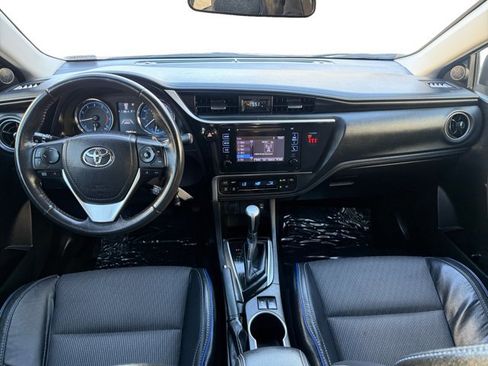 Used 2018 Toyota Corolla SE image 13