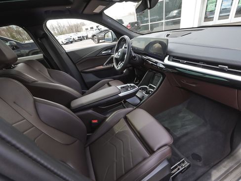 Used 2025 BMW X2 xDrive28i AWD/4WD image 37