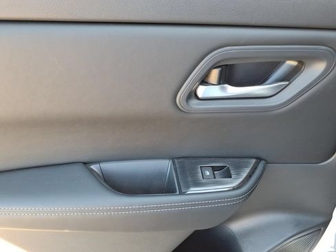Used 2026 Nissan Rogue SV w/ Cold Weather Package FWD image 10