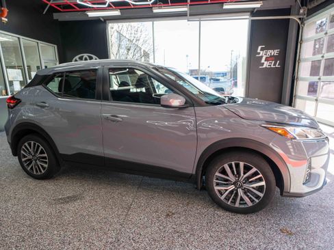 Used 2024 Nissan Kicks SV image 5
