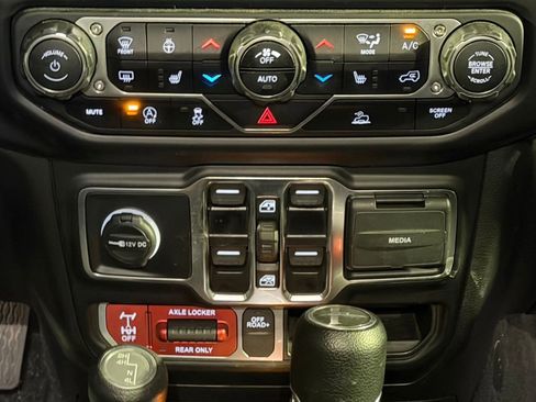 Used 2022 Jeep Gladiator Mojave w/ LED Lighting Group AWD/4WD image 25
