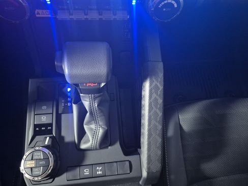 New 2026 Toyota 4Runner Limited AWD/4WD image 28