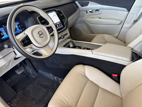 Certified 2024 Volvo XC90 B5 Core w/ Climate Package AWD/4WD image 9
