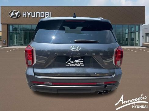 Used 2024 Hyundai Palisade SEL w/ Premium Package FWD image 4