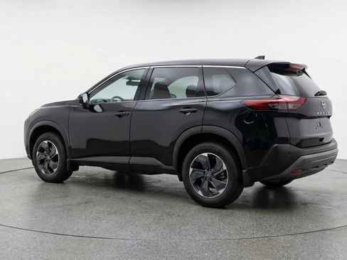 Used 2025 Nissan Rogue SV AWD/4WD image 5