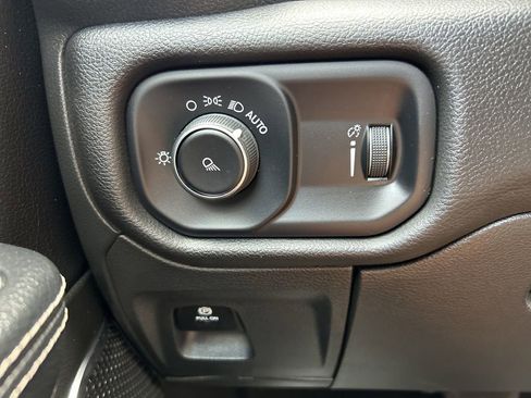 Used 2024 RAM 1500 Laramie image 22