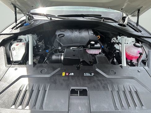 Certified 2026 Genesis GV70 2.5T AWD/4WD image 9