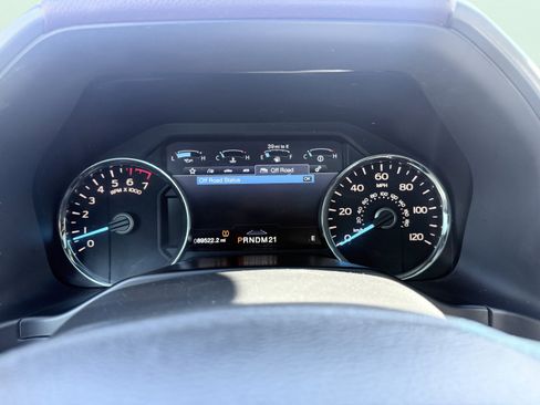 Used 2016 Ford F150 Platinum w/ Equipment Group 701A Luxury image 40