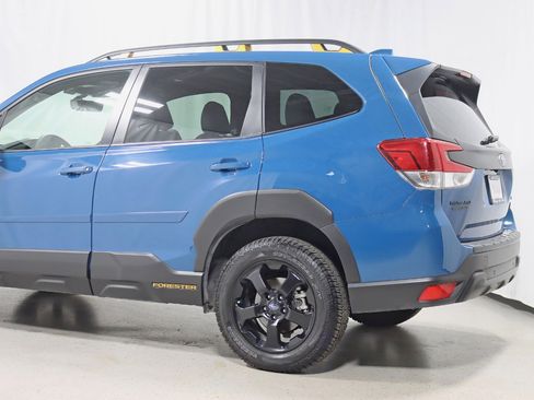 Used 2023 Subaru Forester Wilderness w/ Wilderness Package AWD/4WD image 10