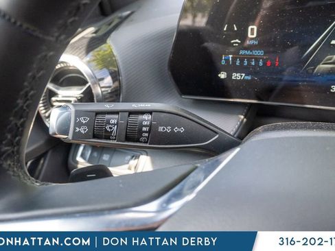 Used 2025 Chevrolet Equinox LT FWD image 12