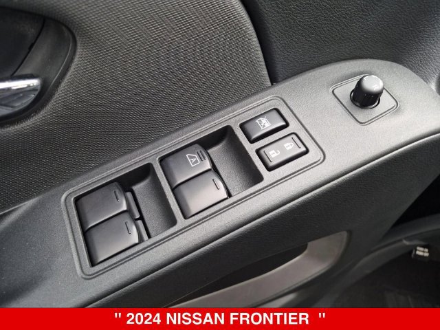Certified 2024 Nissan Frontier SV AWD/4WD image 12