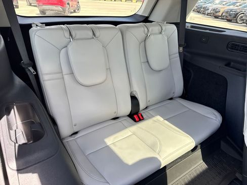 Used 2026 Lincoln Aviator AWD image 13